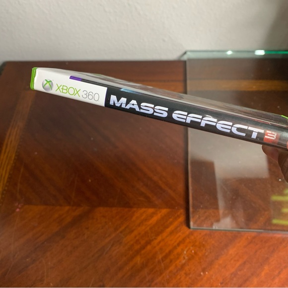 XBOX 360 Mass Effect 3 Dual Disc Video Game - Picture 3 of 7